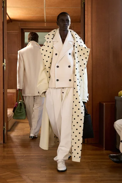 Look 27